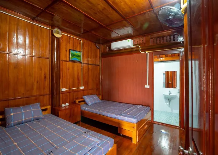 Homestay Di San Hotel *